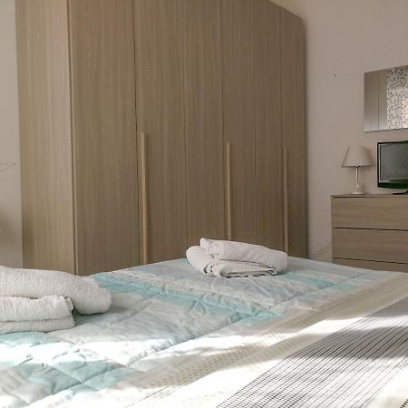 Metro Guest House نابولي المظهر الخارجي الصورة