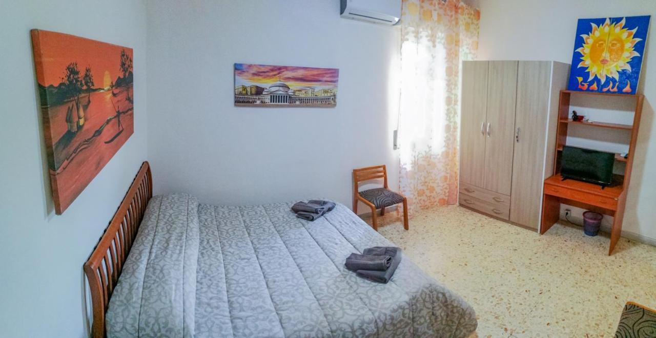 Metro Guest House نابولي المظهر الخارجي الصورة