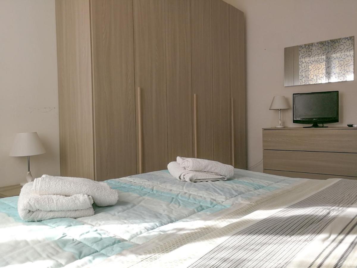 Metro Guest House نابولي المظهر الخارجي الصورة
