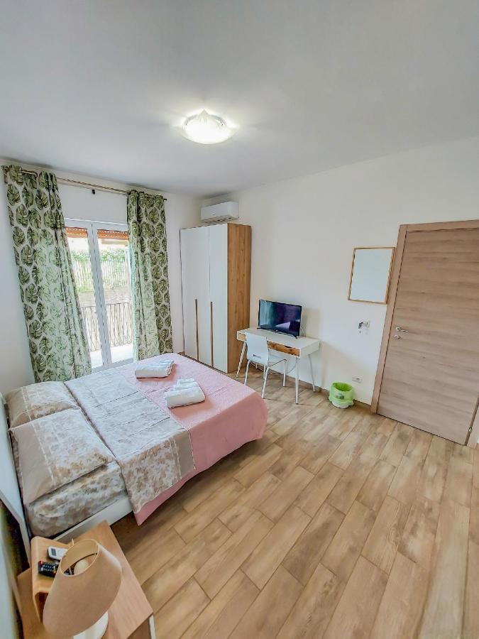 Metro Guest House نابولي المظهر الخارجي الصورة