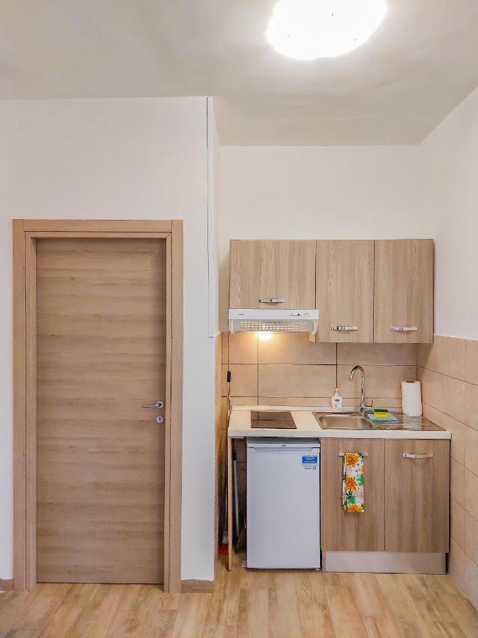 Metro Guest House نابولي المظهر الخارجي الصورة